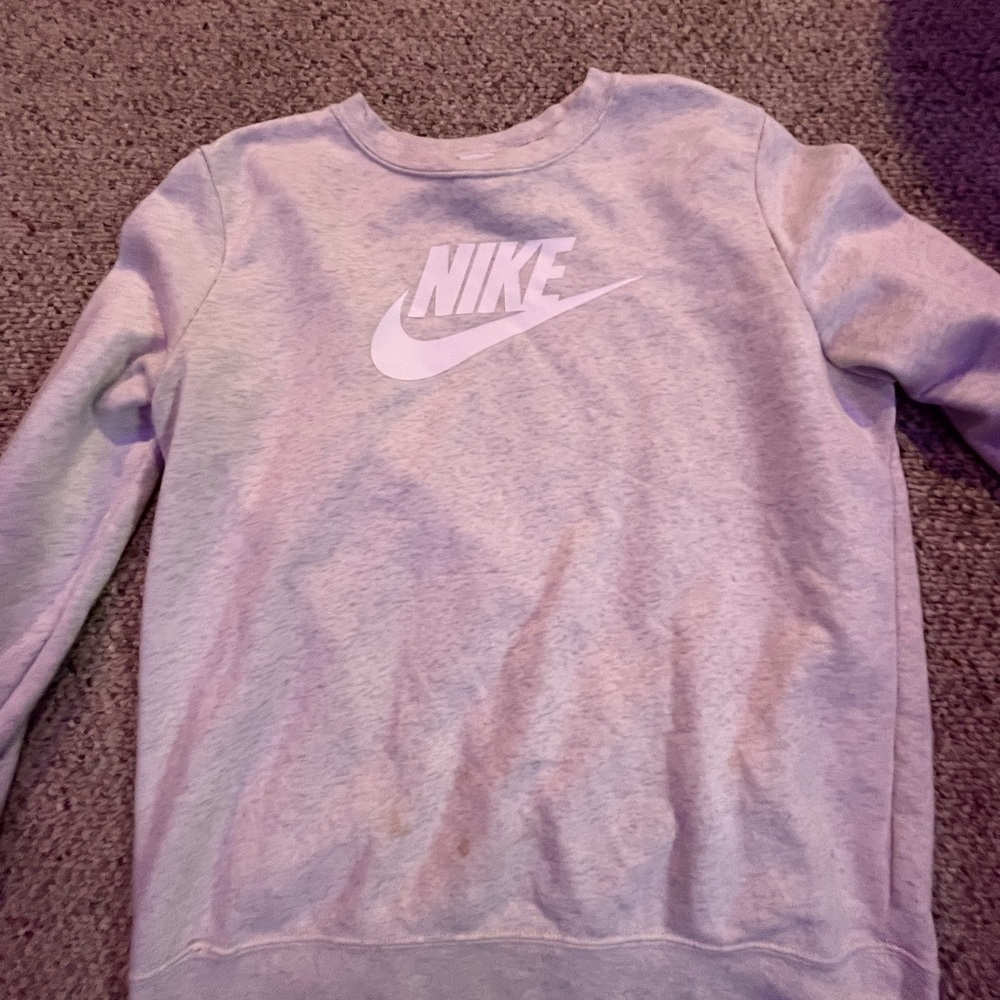 White Nike sweatshirt!🤍